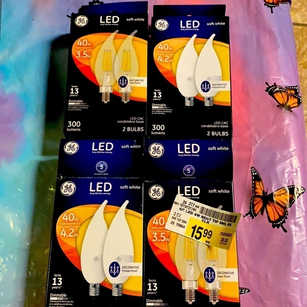 LED Soft White Candelabra Light Bulb Bundle  NWT Lighting Household
